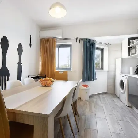 Apartamento Com Piscina *