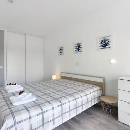 Apartamento Com Piscina Apartment