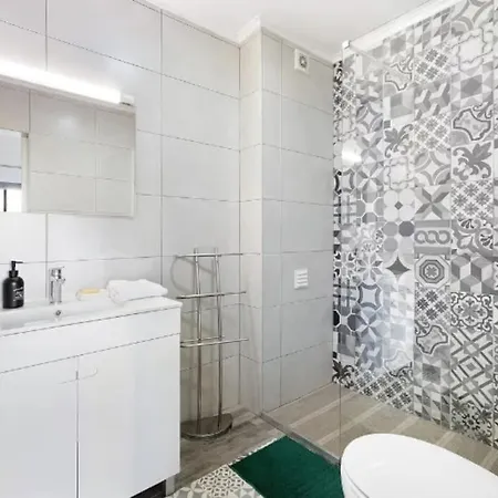 Apartamento Com Piscina Appartement *